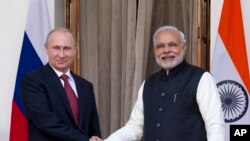 Thủ tướng Ấn Độ Narendra Modi và Tổng thống Nga Vladimir Putin họp tại New Delhi, Ấn Độ, 11/12/14