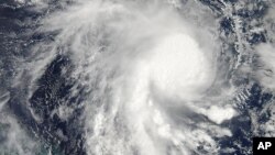 Bão Macia trong vùng Biển San hô (Coral Sea). Ảnh của Cơ quan Hàng Không và Không gian Hoa Kỳ, NASA, 18/2/15