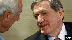 Đặc sứ Hoa Kỳ về Afghanistan và Pakistan, ông Richard Holbrooke, tại một cuộc họp báo ở Rome, 18/10/2010