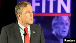  Ông Jeb Bush nói với các cử tri rằng anh trai của ông, George W. Bush, đã giữ cho nước Mỹ an toàn.