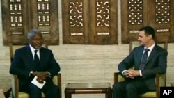 Đặc sứ Kofi Annan, và trưởng phái bộ quan sát Trung tướng Robert Mood họp với Tông thống al Assad của Syria hôm 29/5/12