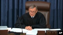 Chánh án Tối cao Pháp viện Mỹ John Roberts trong phiên luận tội Tổng thống Donald Trump tại Thượng viện ngày 28/1/2020.