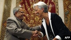 Bộ trưởng Tài chính Ấn Ðộ Pranab Mukherjee và Bộ trưởng Tài chính Pháp Christine Lagarde tại New Delhi, ngày 7/6/2011