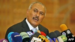 Tổng thống Yemen Ali Abdullah Saleh ra lệnh cho lực lượng an ninh ngăn chặn tất cả các cuộc đụng độ nào giữa những người phản đối và ủng hộ chính phủ