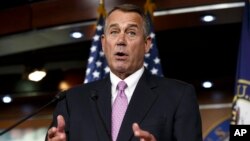 Chủ tịch Hạ viện Hoa Kỳ John Boehner. Phát ngôn viên của ông Boehner nói chẳng những ông không lấy làm khó chịu, mà còn tự hào được liệt vào danh sách những người chống lại thái độ hung hăng của Tổng thống Putin