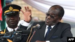 Tổng thống Zimbabué Robert Mugabe (ảnh tư liệu, ngày 19 tháng 4, 2011)