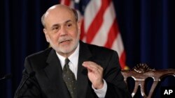 Thống đốc Ngân hàng Trung ương Ben Bernanke phát biểu trong một cuộc họp báo ở Washington, ngày 19 tháng 6, 2013. (AP)