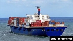 Chiếc tàu El Faro dài 790 feet bị mất tích trong cơn bão Joaquin hôm 1 tháng 10 với 33 thuyền viên trên tàu.