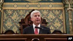 Thống đốc Michigan Rick Snyder đọc diễn văn thường niên về tình trạng tiểu bang, ngày 19/1/2016.