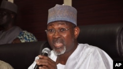 Chủ tịch Ủy ban Bầu cử Attahiru Jega phát biểu trong một cuộc họp báo ở Abuja, Nigeria, ngày 7/2/2015.