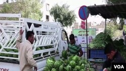 Một gian hàng bán rau quả ở Baghdad, Iraq