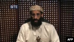 Anwar al-Awlaki bị nghi là kẻ chủ mưu vụ đánh bom bất thành hồi tháng 12 năm ngoái trên một máy bay chở khách của Mỹ bay tới Detroit.