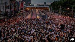 Biểu tình ở ngoại ô Bangkok, Thailand, 19 tháng 10.