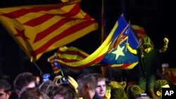 Người ủng hộ độc lập vùng Catalonia ăn mừng ở Barcelona, Tây Ban Nha, ngày 27 tháng 9, 2015. 