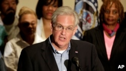 Thống đốc bang Missouri Jay Nixon