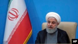 Trong tấm ảnh đăng trên trang web của Phủ Tổng Thông Iran, TT Hassan Rouhani dự một phiên họp tại TEheran ngày 25/6/2019. Ông mạnh mẽ đả kích các biện pháp trừng phạt mới của Mỹ, nói rằng Mỹ đã 'vĩnh viễn khép lại cánh cửa ngoại giao'. (Iranian Presidency Office via AP)