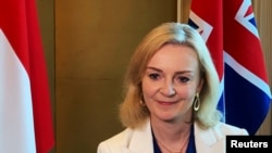 Bộ trưởng Thương mại Anh Liz Truss trả lời phỏng vấn Reuters ngày 10/12/2020 ở Singapore.