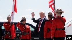 Tổng thống Trump đến căn cứ quân sự Bagotville, Canada, hôm 8/6/2018.