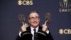 John Oliver là một nhà hài hước, đưa đề nghị này trong chương trình ti vi HBO, cho nên ông Thomas có thể coi đây chỉ là chuyện đùa. 