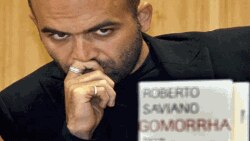 Nhà báo Ý Roberto Saviano