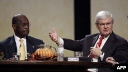 Hai ứng cử viên Ðảng Cộng Hòa Newt Gingrich (phải) và Herman Cain