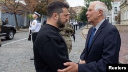 Tổng thống Ukraine Zelenskyy gặp ông Josep Borrell tại Kyiv.