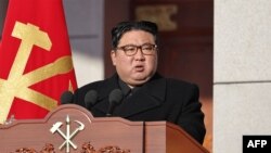 Hình chụp ngày 8/2/2024 và được Thông tấn xã Trung Ương Triều Tiên (KCNA) công bố ngày 9/2/2024 cho thấy nhà lãnh đạo Kim Jong Un phát biểu tại Bộ Quốc phòng ở Bình Nhưỡng nhân kỷ niệm 76 năm ngày thành lập Quân đội Nhân dân Triều Tiên.