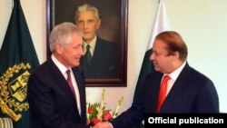 Thủ tướng Pakistan Nawaz Sharif tiếp đón Bộ trưởng Quốc phòng Mỹ Chuck Hagel tại Islamabad, ngày 9/12/2013.