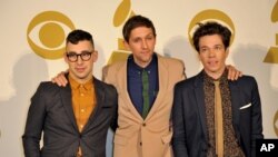 Các thành viên ban nhạc Fun. (trái sang phải) Jack Antonoff, Andrew Dost và Nate Ruess.