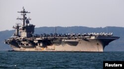 Tàu sân bay Mỹ USS Carl Vinson cập cảng Đà Nẵng hồi tháng Ba